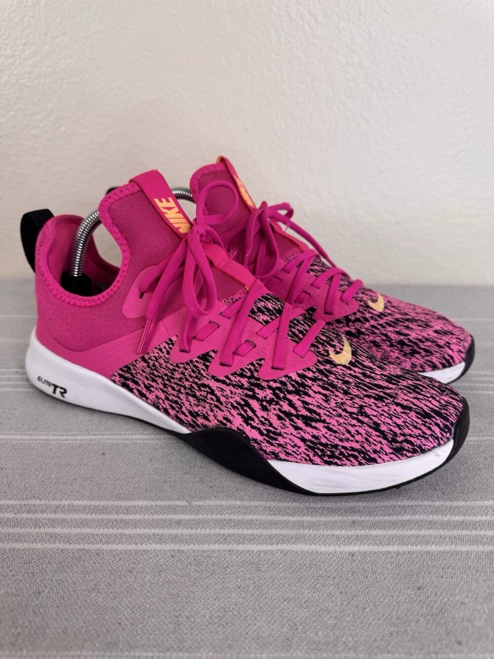 Nike Women’s Foundation Elite Trainers Athletic Sneaker AJ8154-601 Pink Black 10